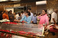 Celebs Pay Last Respects to Superstar Krishna